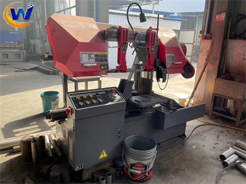䏴�
